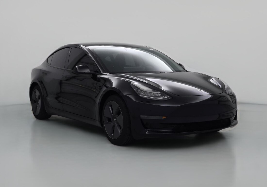 2021 Tesla Model 3 Standard Range Plus in Black — CarMax photo