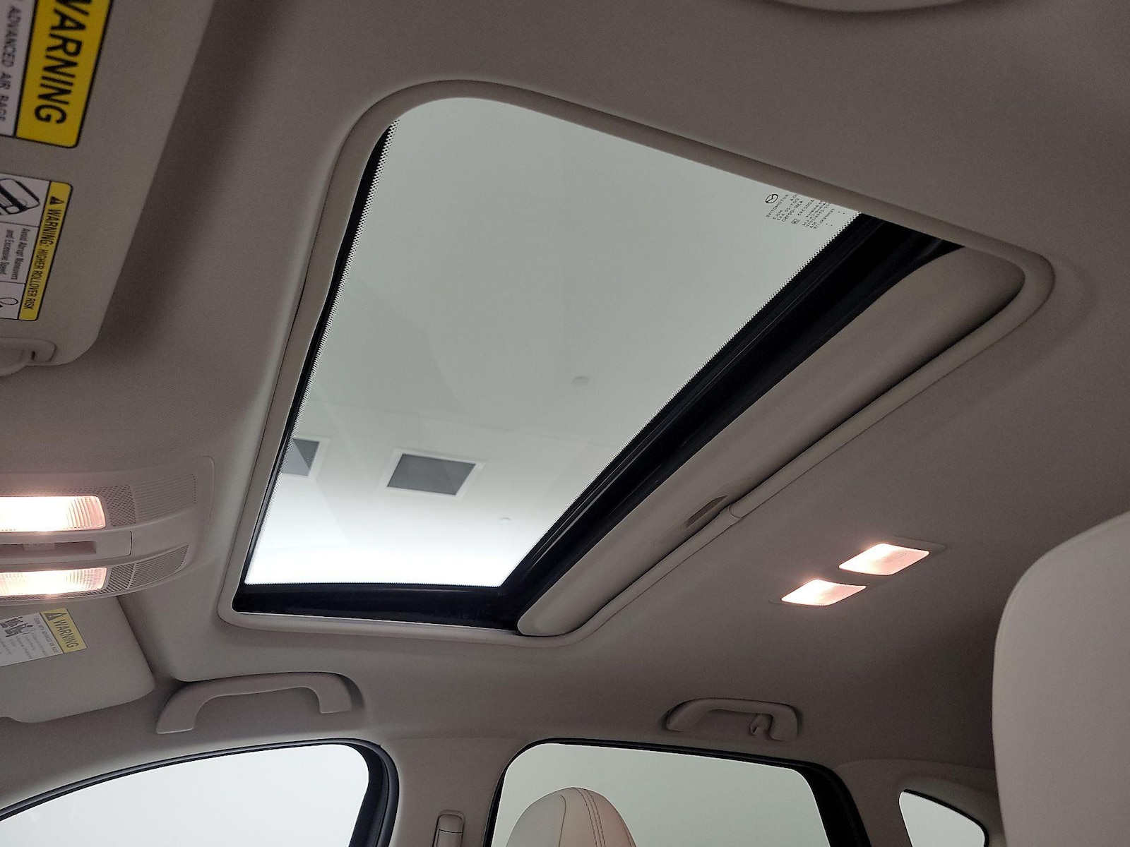 Sunroof(s) & Overhead Airbags