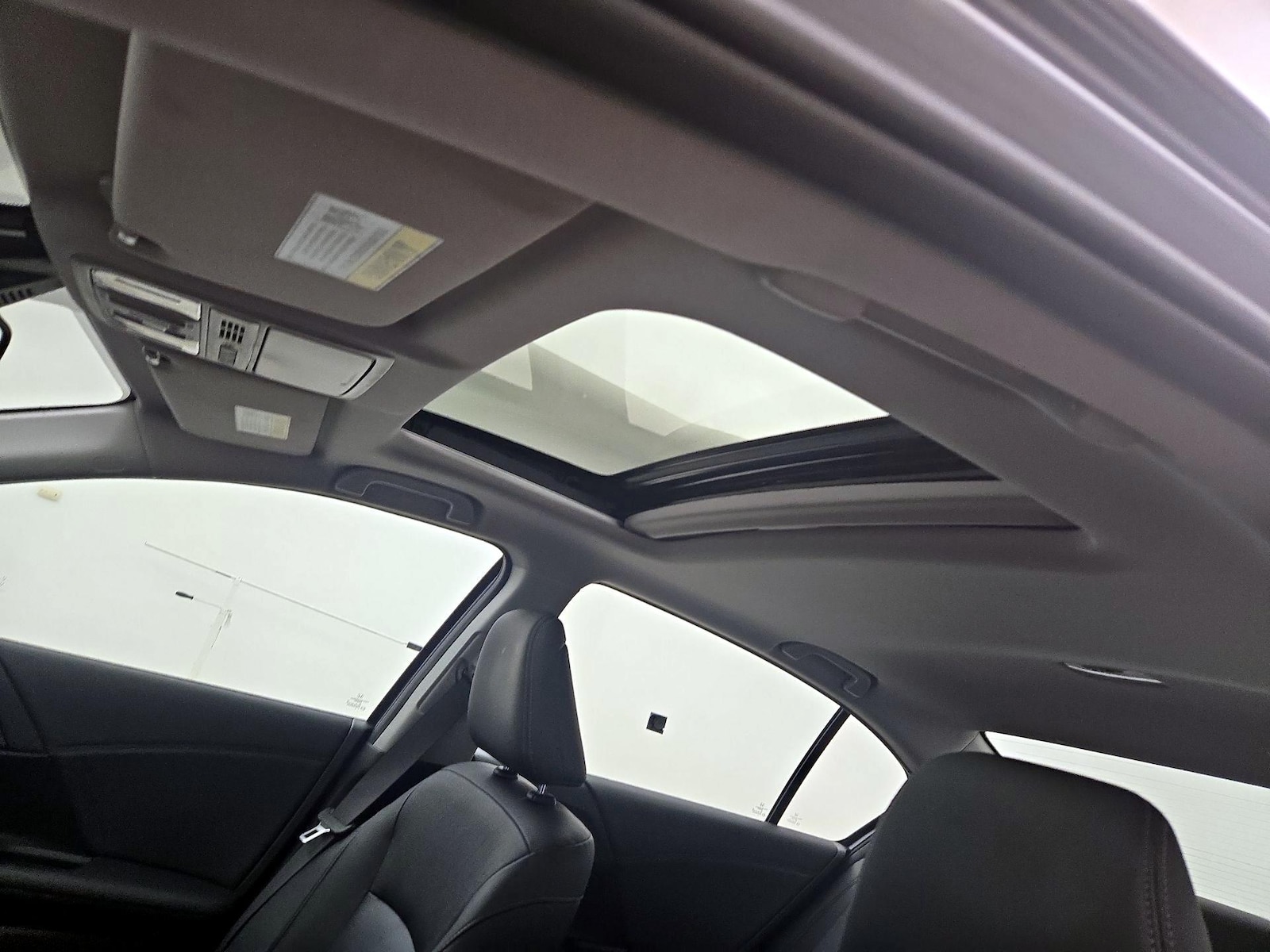 Sunroof(s) & Overhead Airbags
