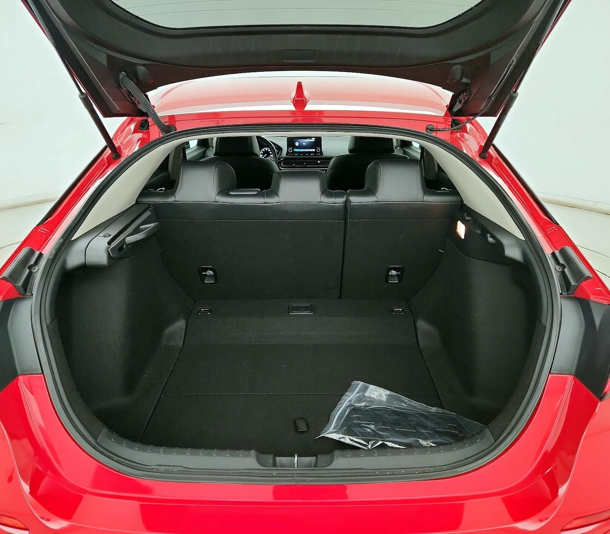 Trunk/Cargo (Seats Up)