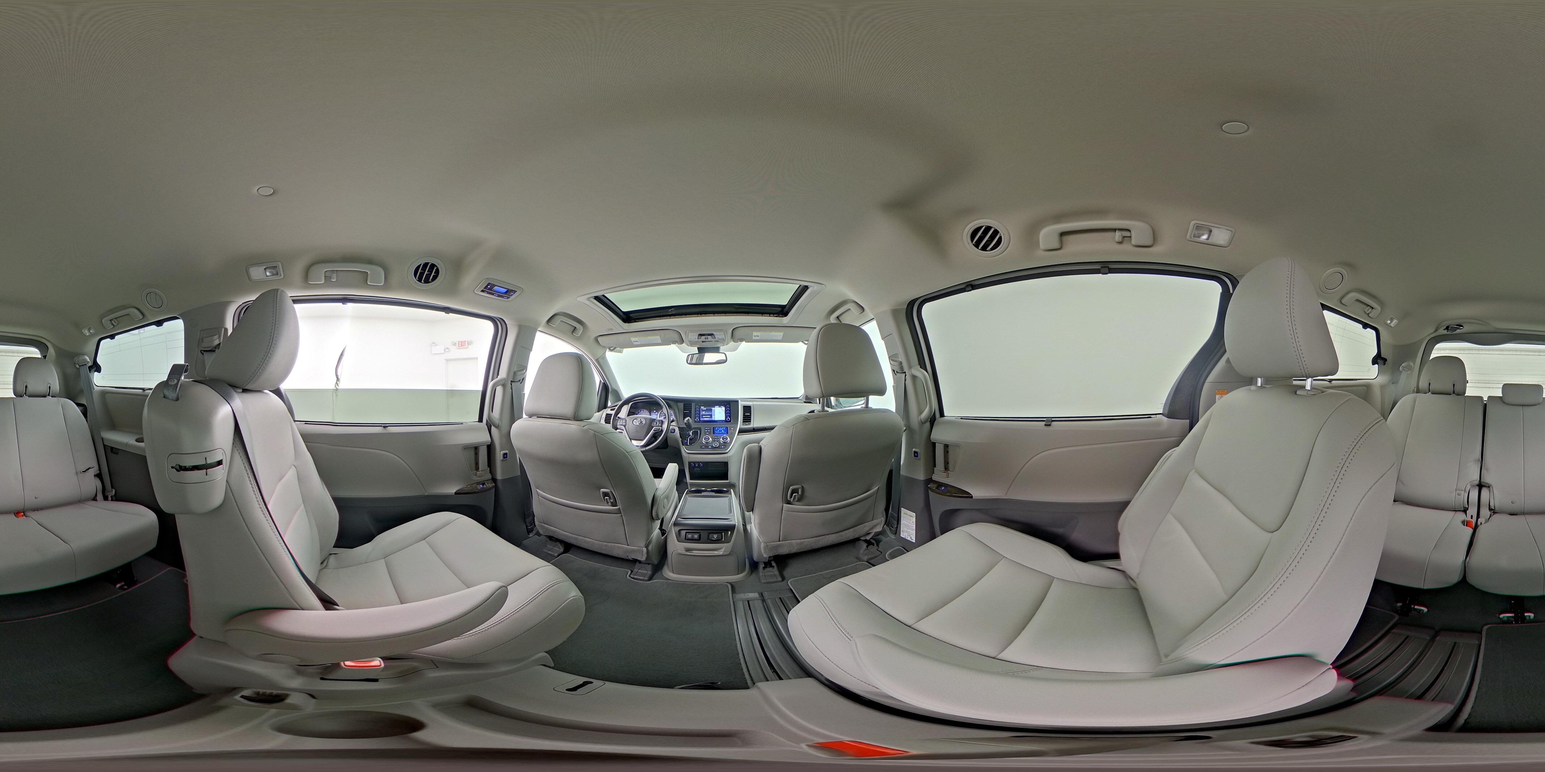 2020 Toyota Sienna XLE - Photo 28