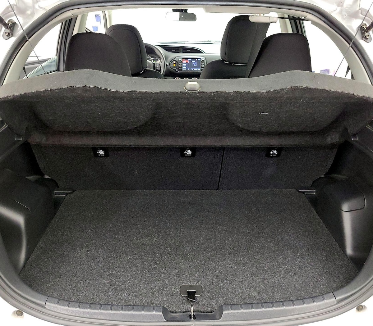 Trunk/Cargo (Seats Up)
