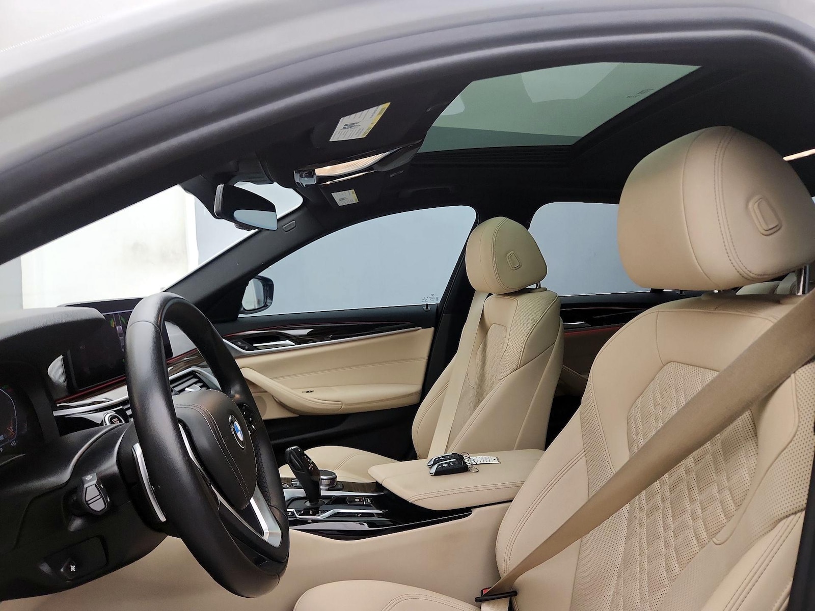 Sunroof(s) & Overhead Airbags