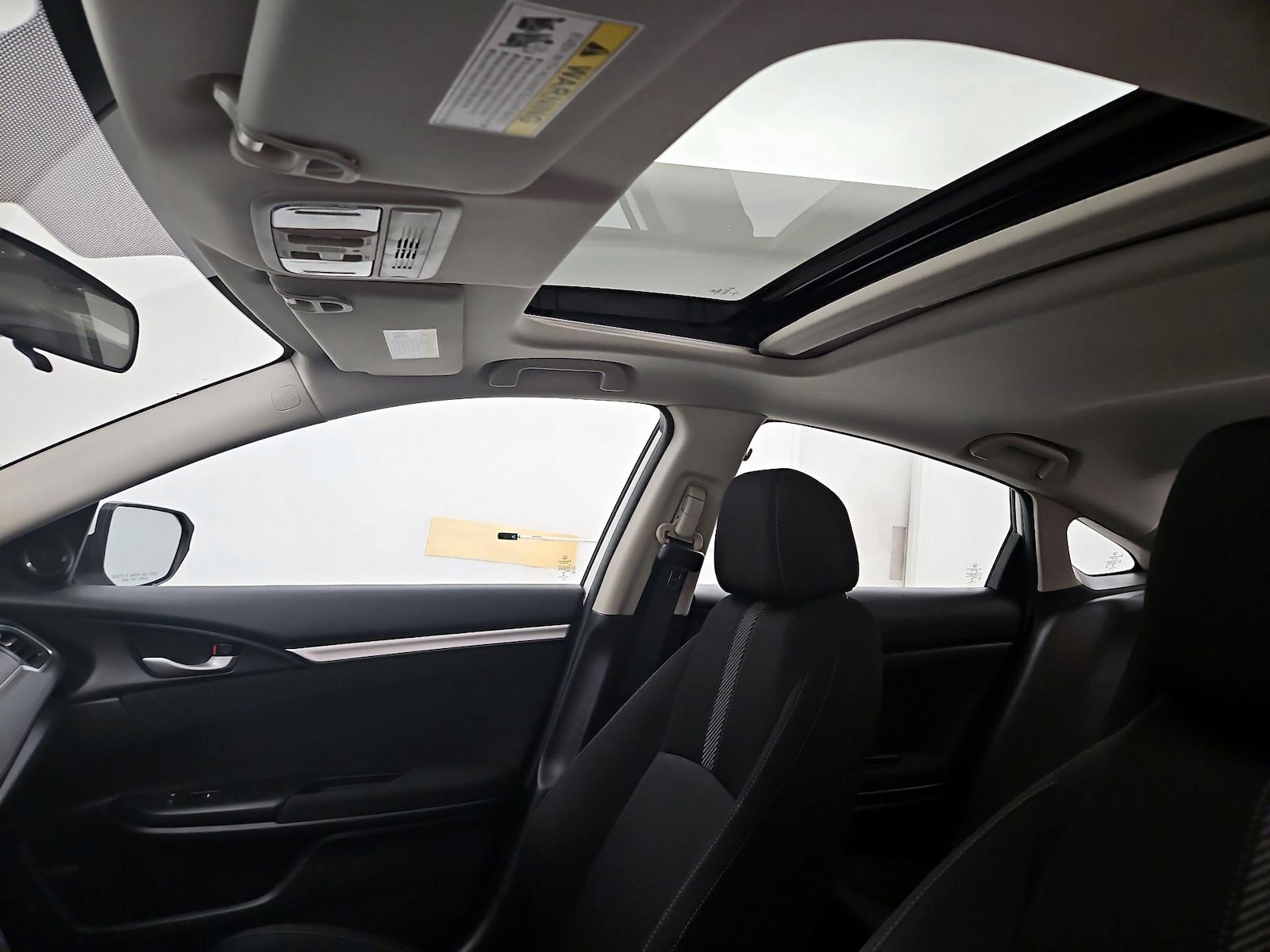 Sunroof(s) & Overhead Airbags