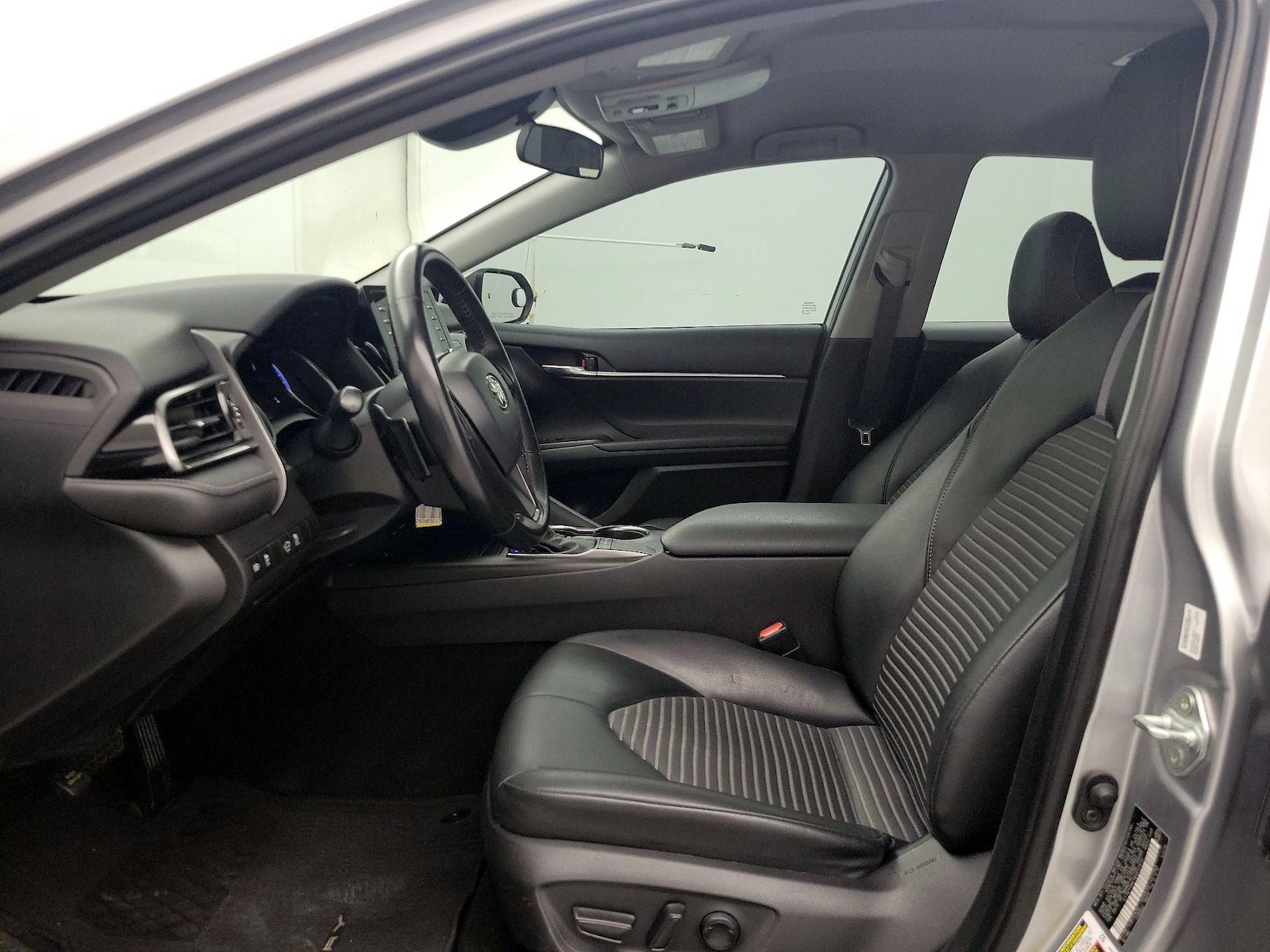 Power Seat(s) & Side Airbags