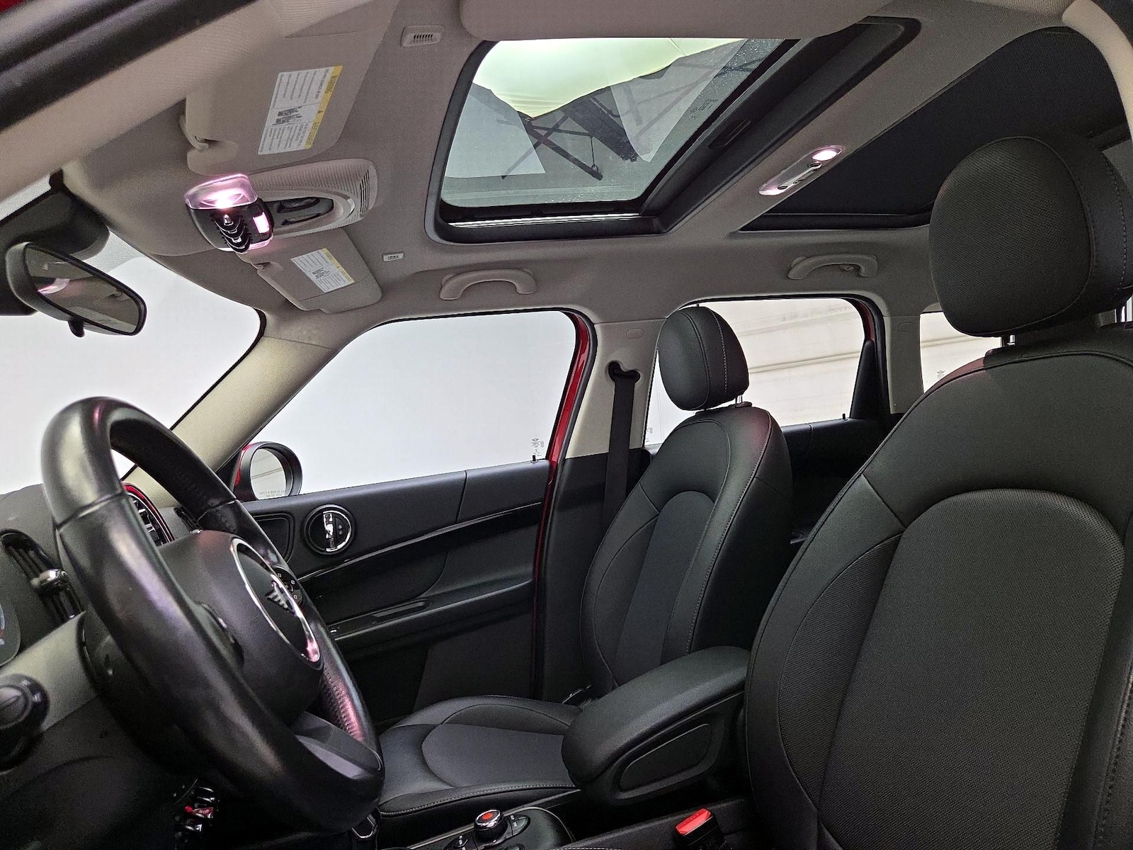 Panoramic Sunroof & Skylight(s)