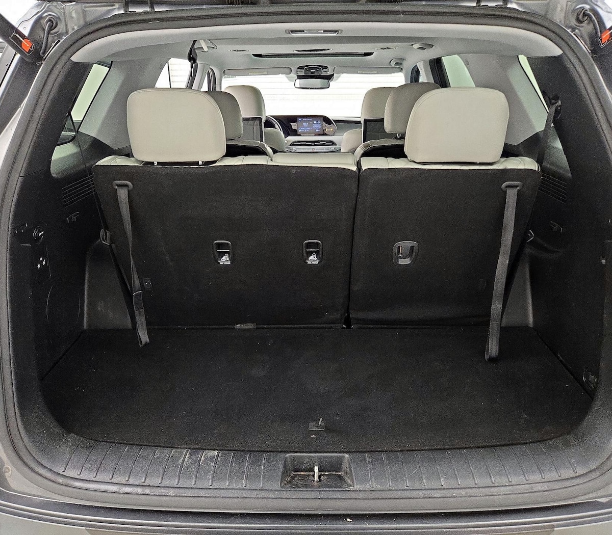 Trunk/Cargo (Seats Up)