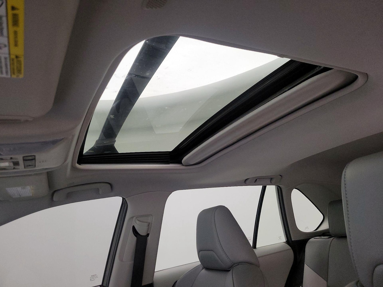 Sunroof(s) & Overhead Airbags