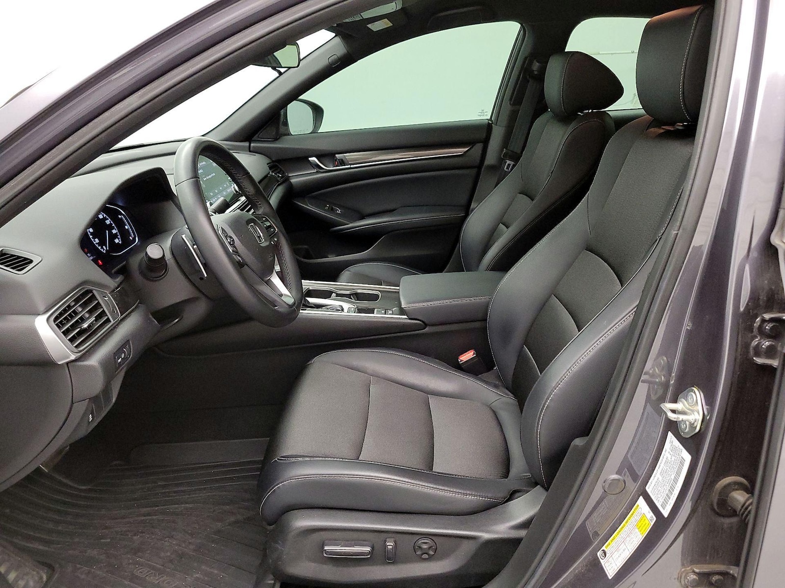 Power Seat(s) & Side Airbags