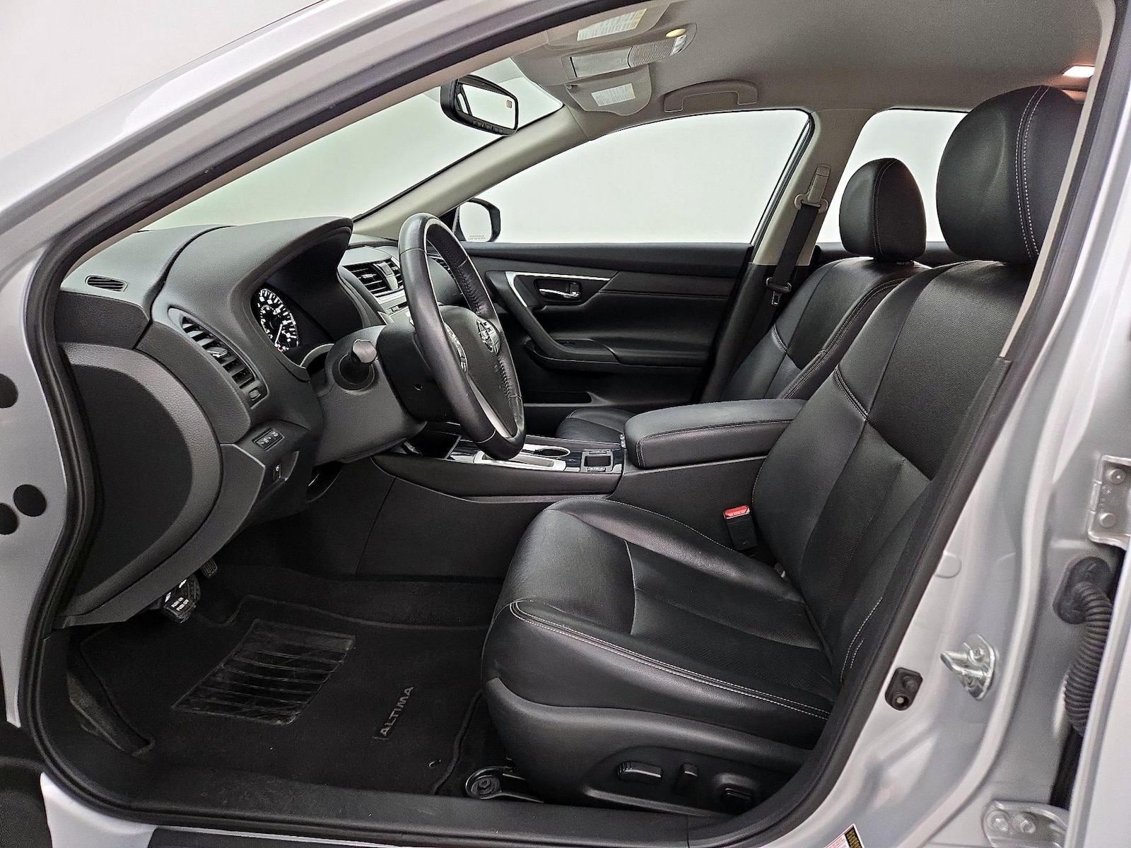 Power Seat(s) & Leather Seats