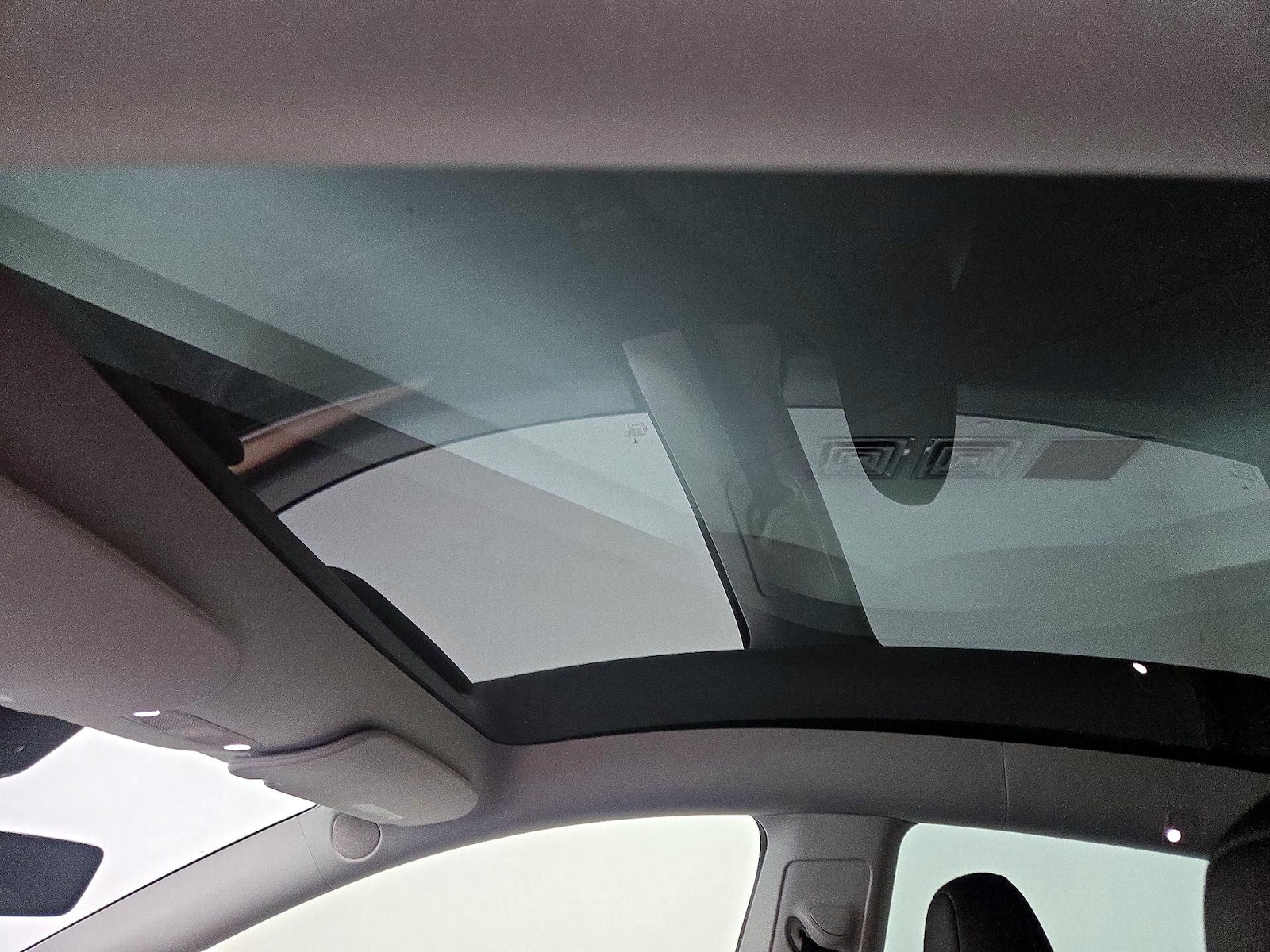 Skylight(s) & Overhead Airbags