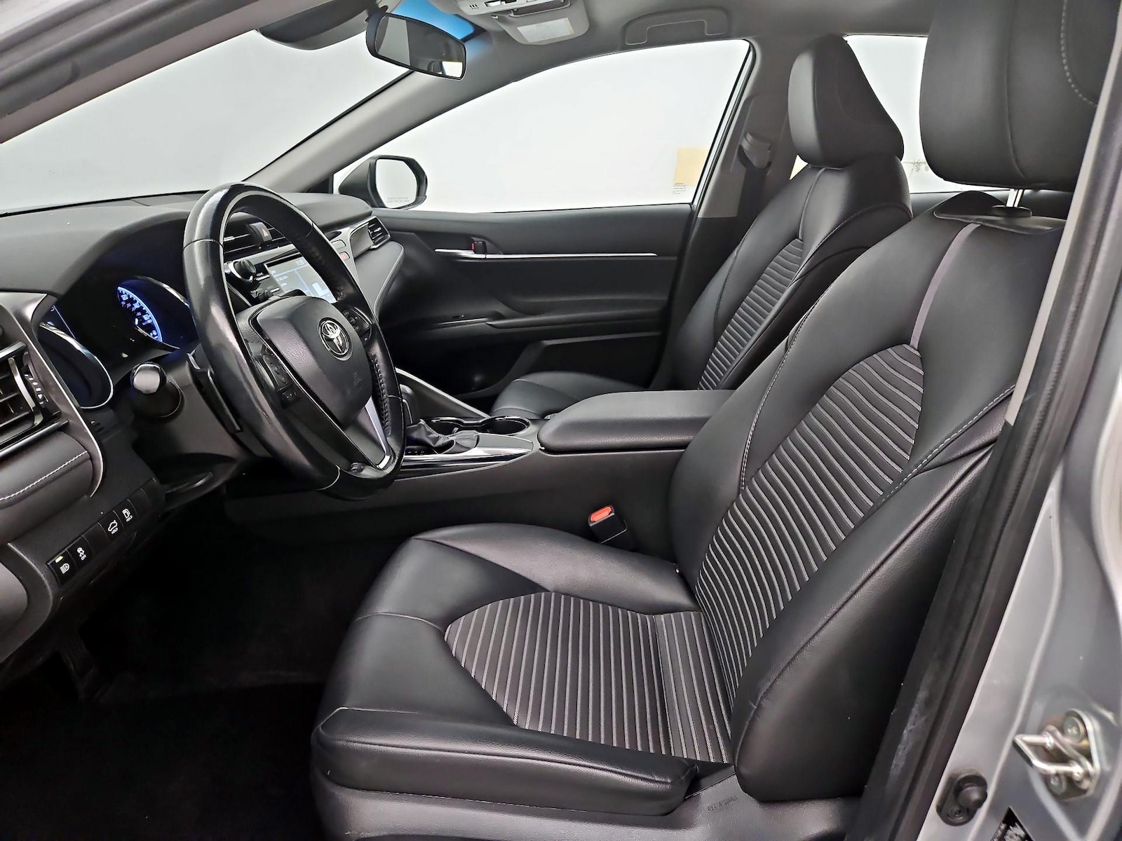 Power Seat(s) & Side Airbags