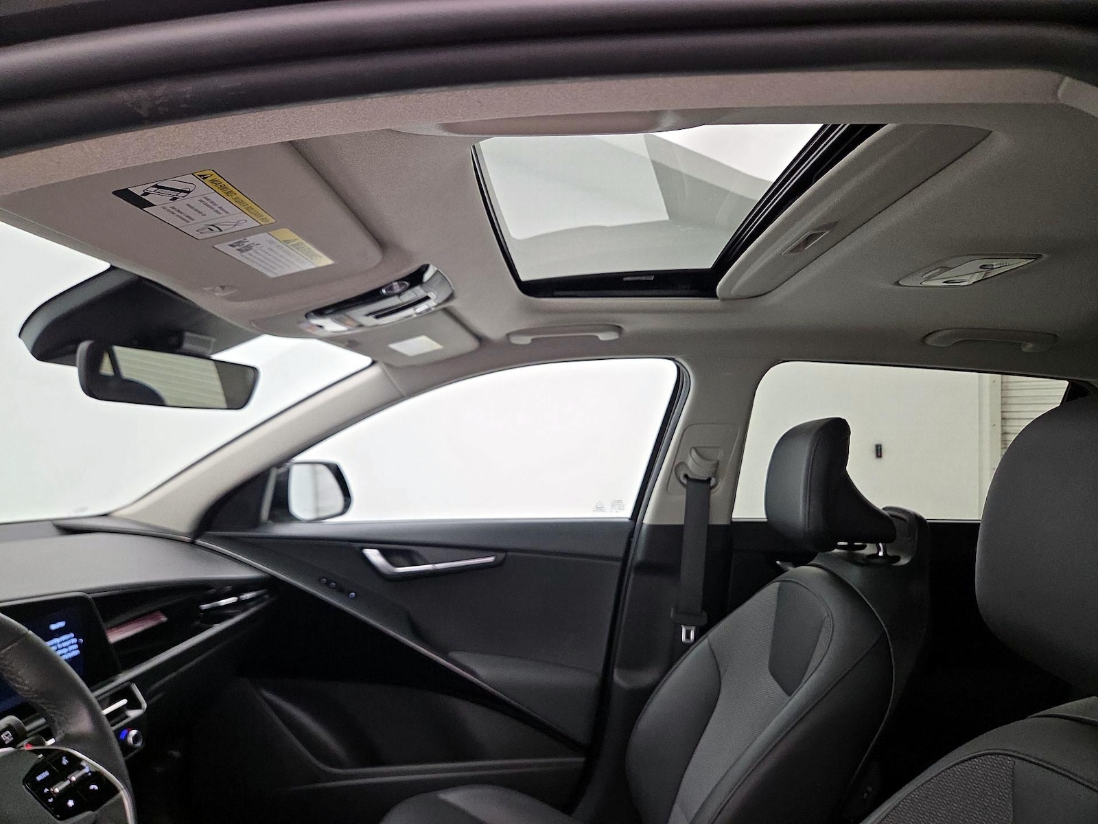 Sunroof(s) & Overhead Airbags