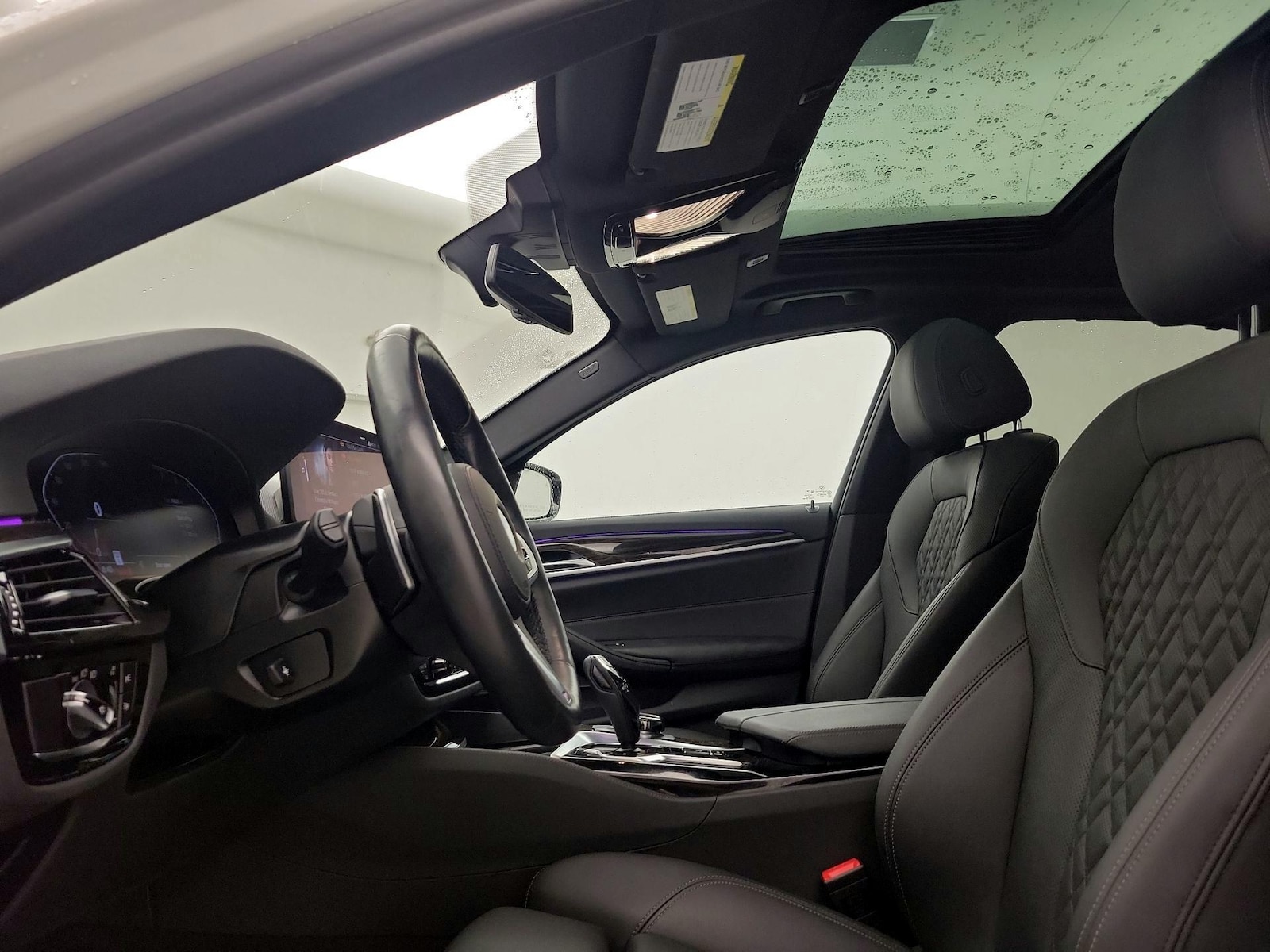 Sunroof(s) & Overhead Airbags