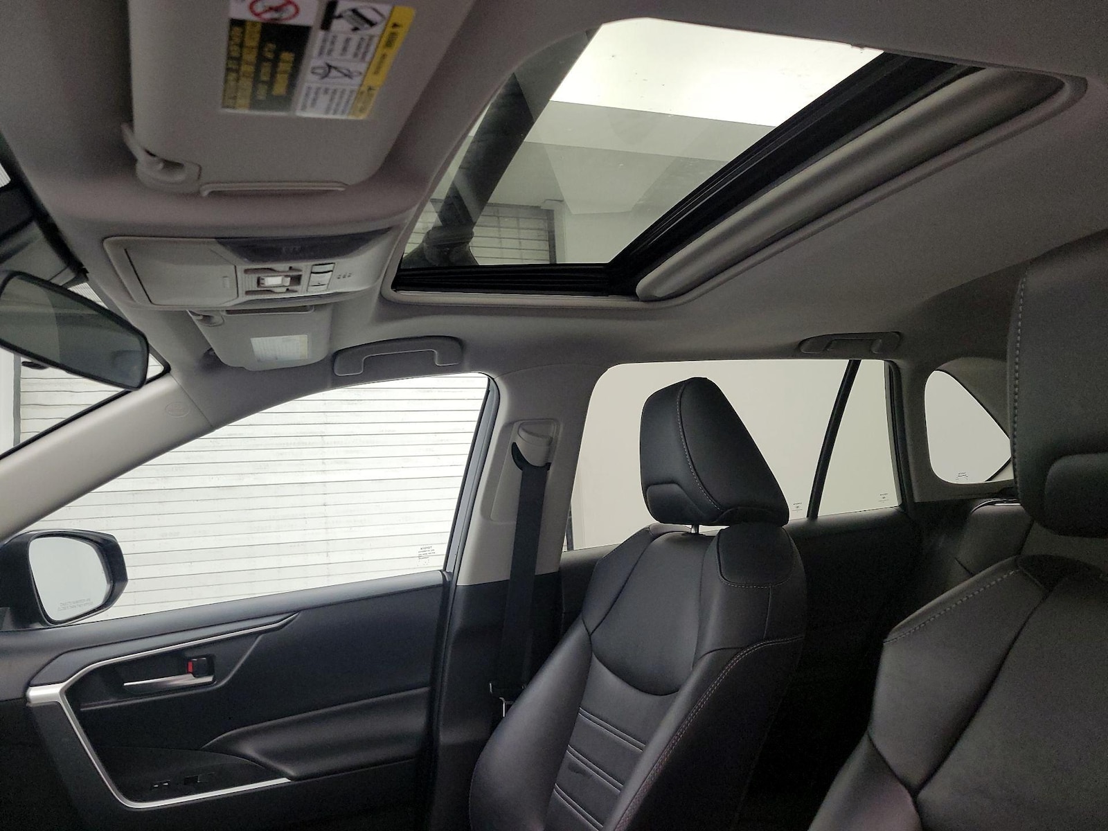 Sunroof(s) & Overhead Airbags