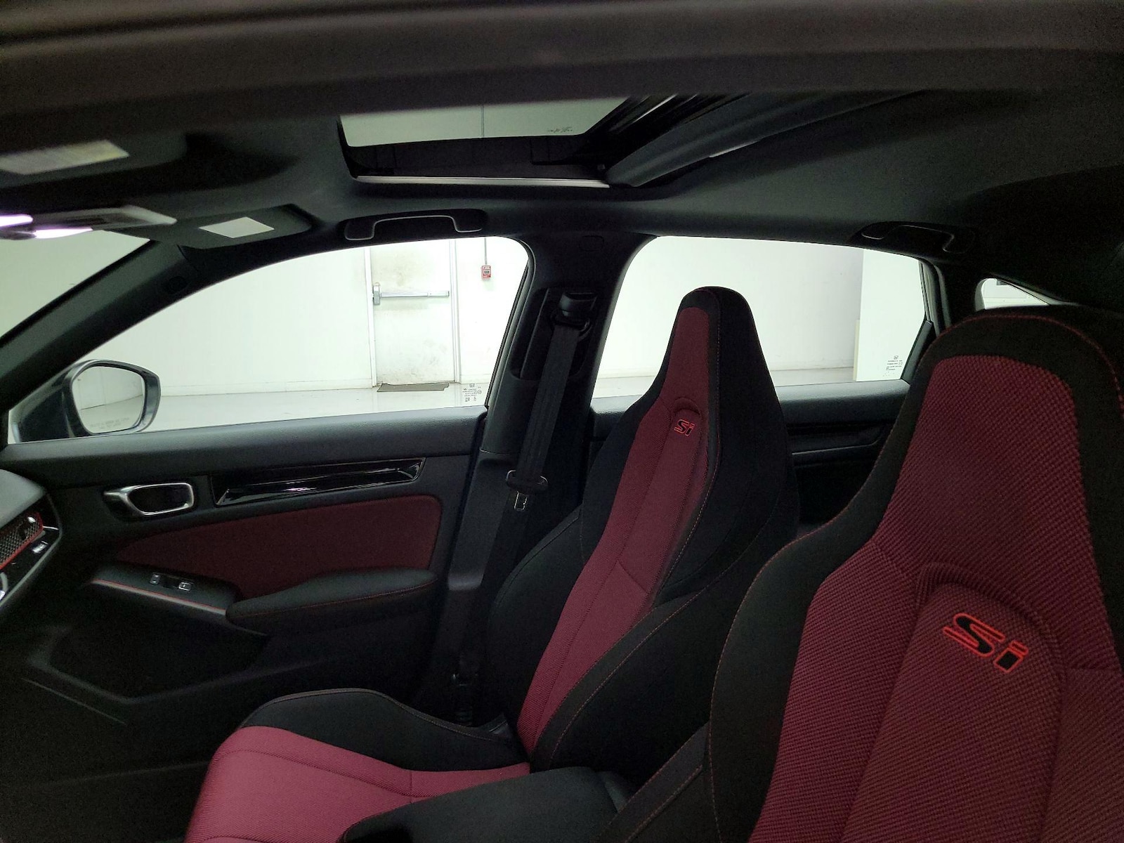 Sunroof(s) & Overhead Airbags