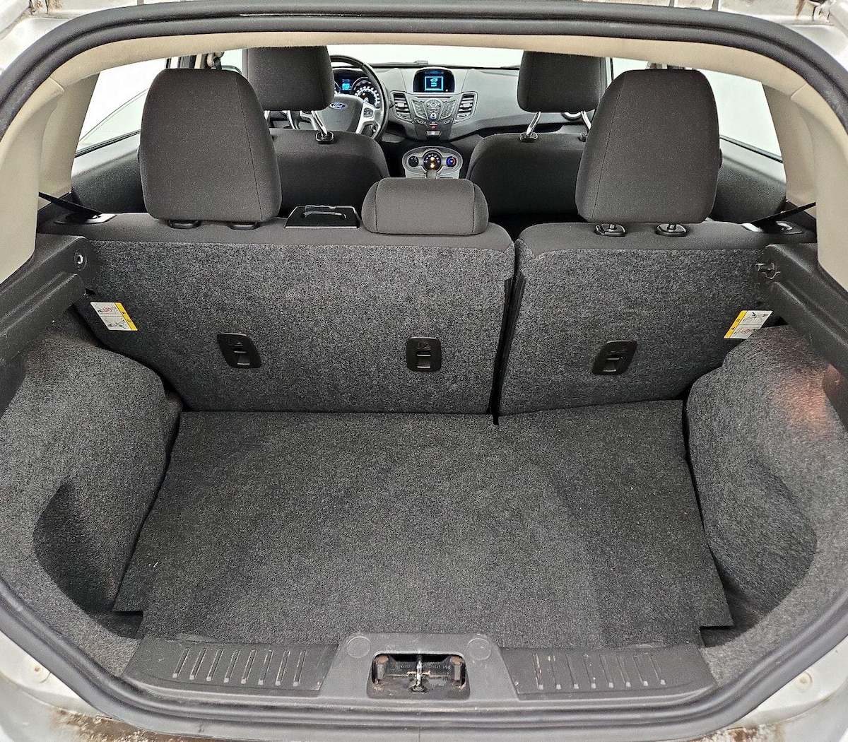Trunk/Cargo (Seats Up)