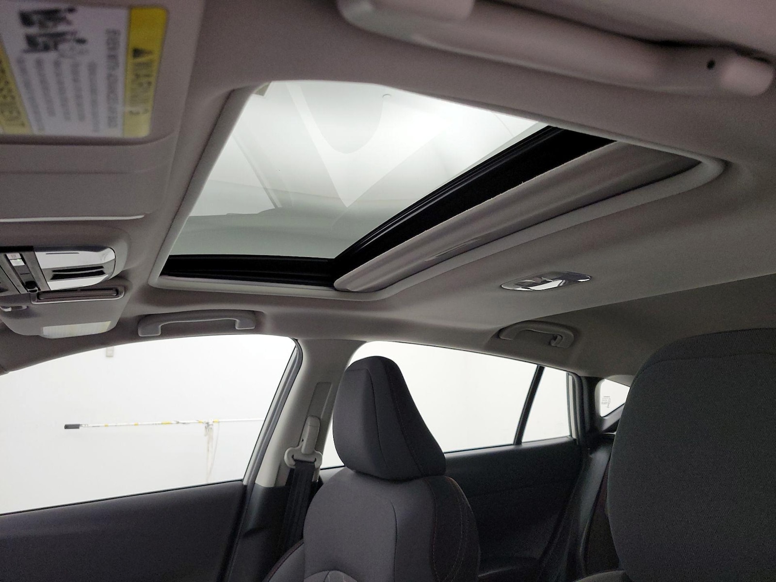 Sunroof(s) & Overhead Airbags