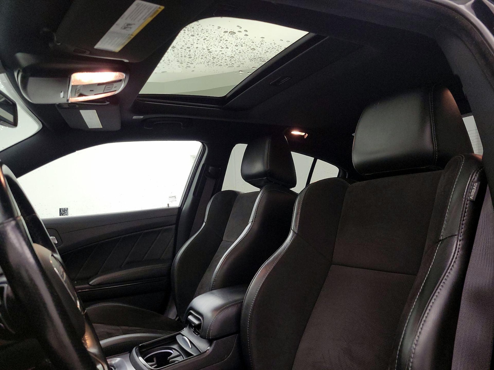 Sunroof(s) & Overhead Airbags