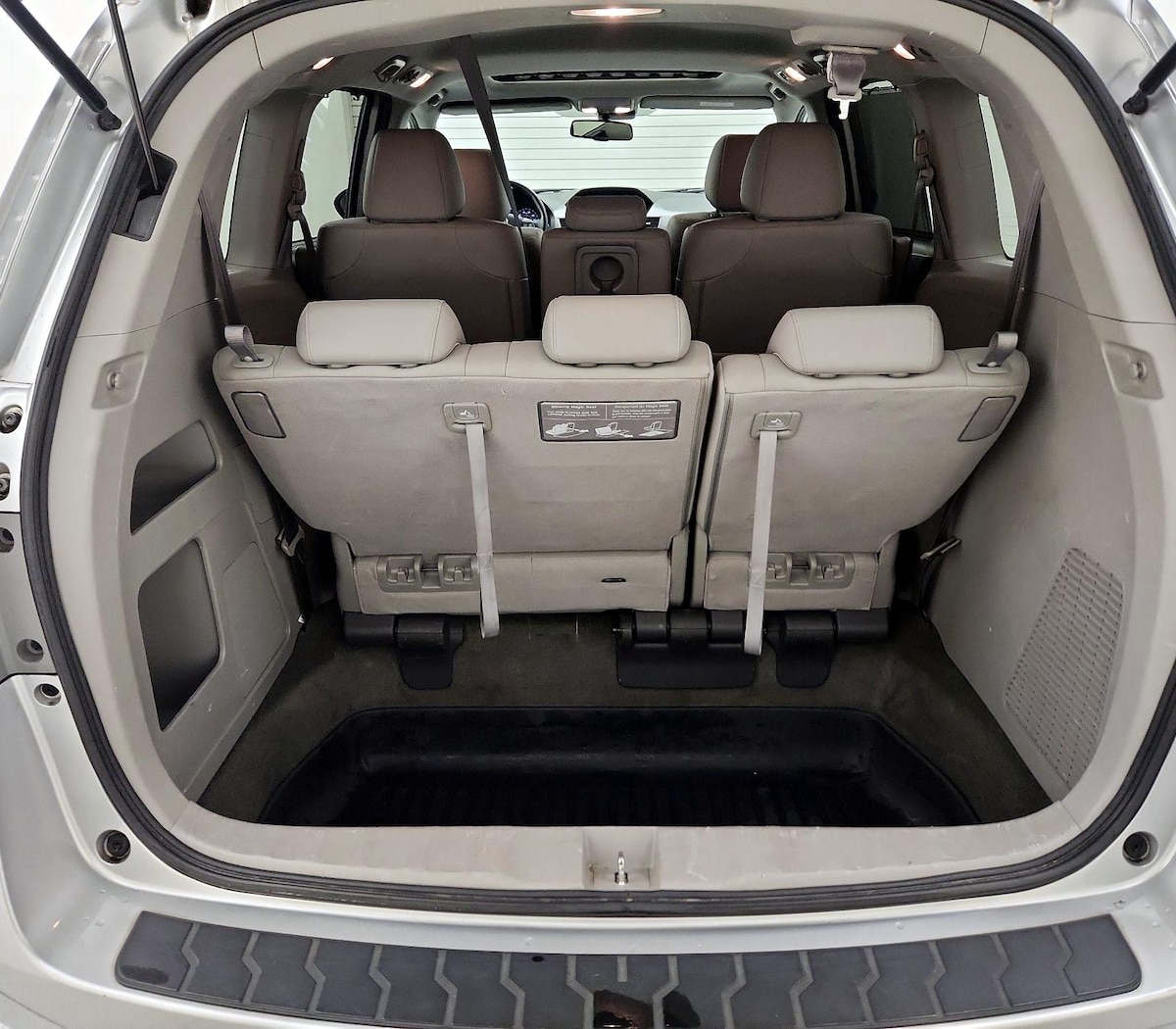 Trunk/Cargo (Seats Up)