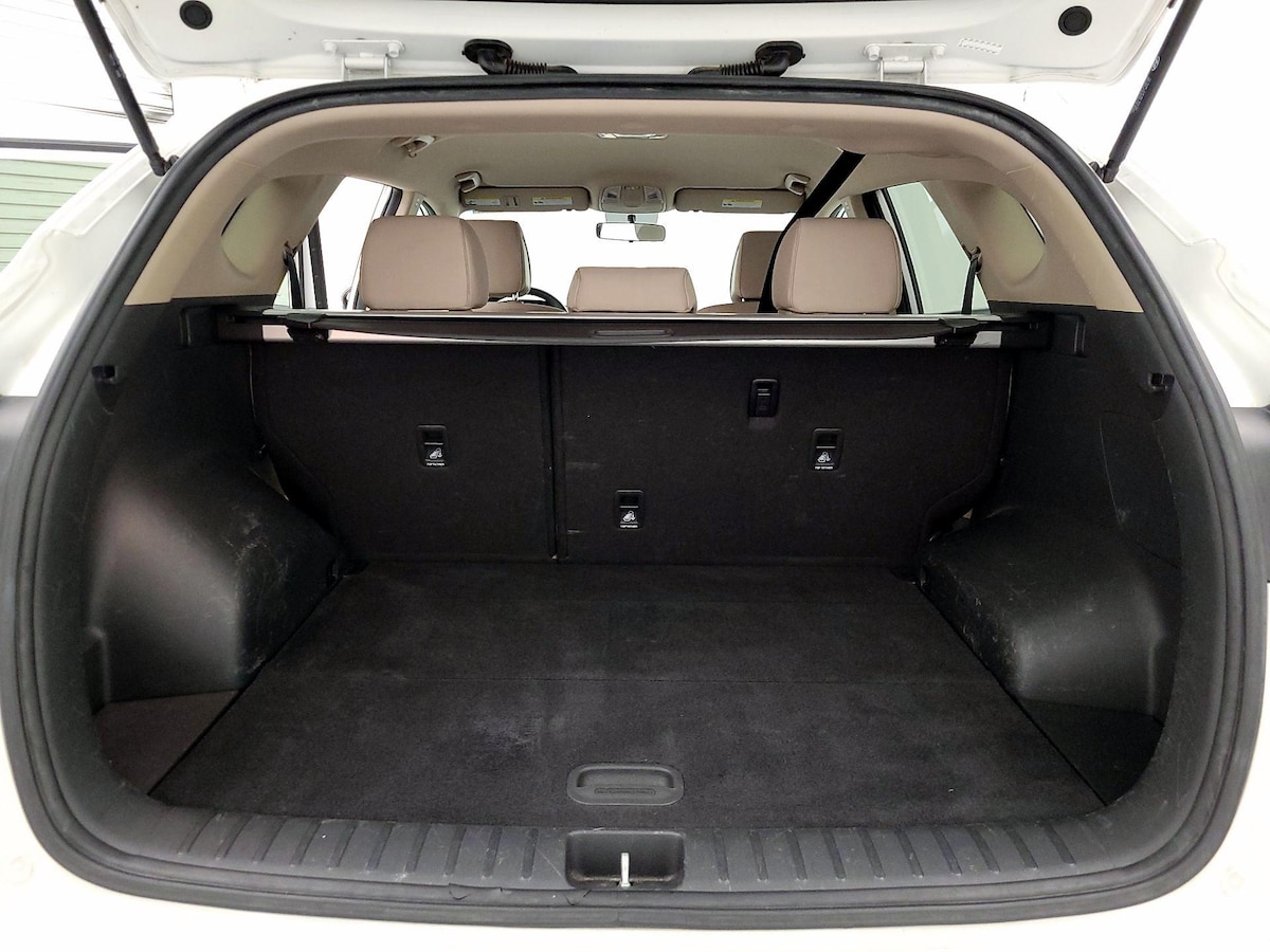 Trunk/Cargo (Seats Up)