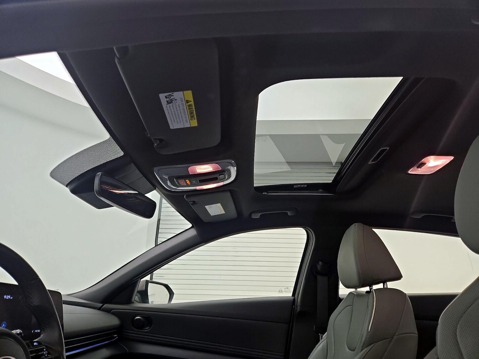 Sunroof(s) & Overhead Airbags