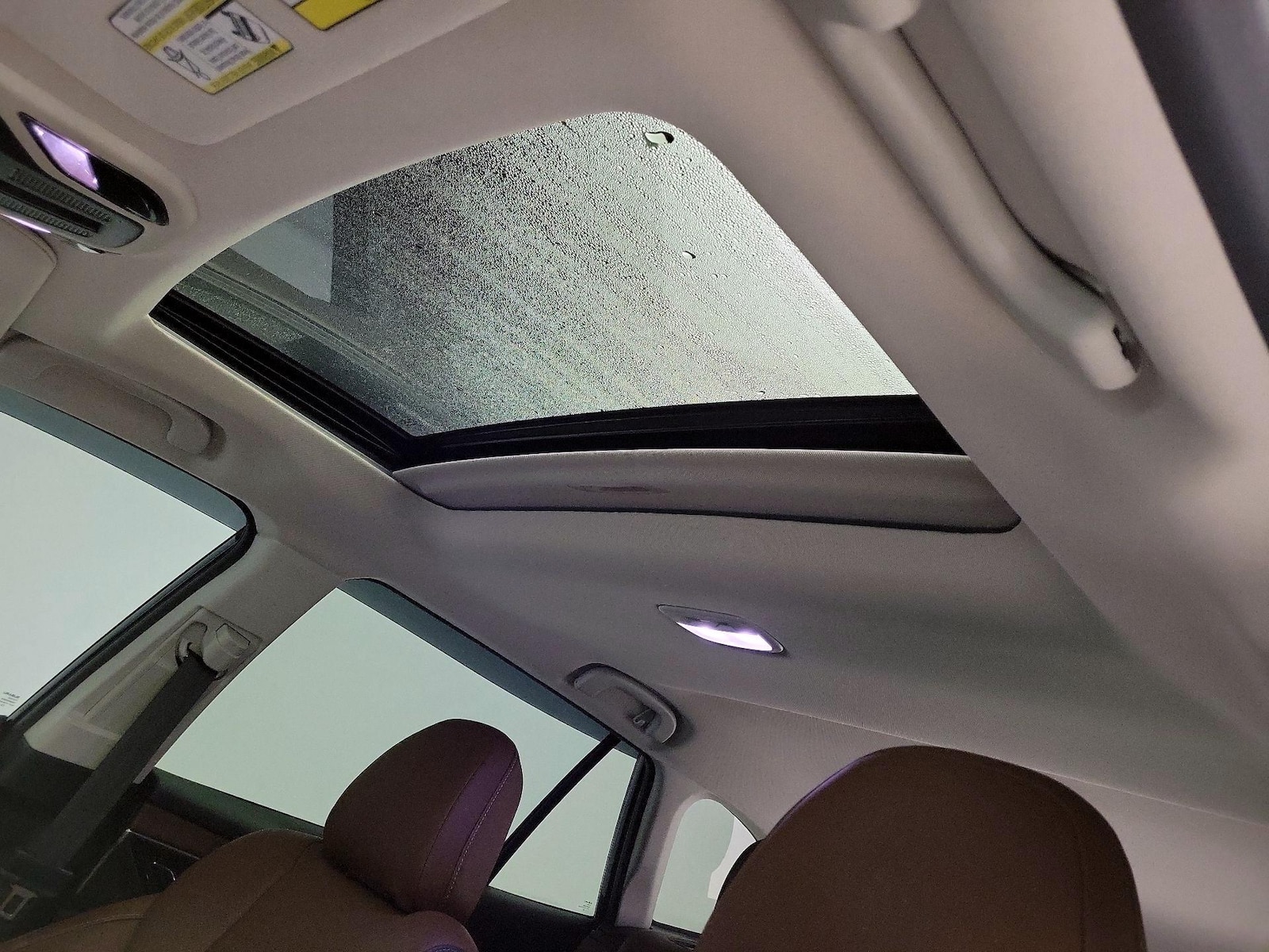 Sunroof(s) & Overhead Airbags