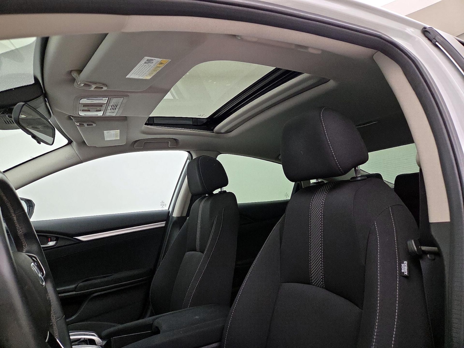 Sunroof(s) & Overhead Airbags