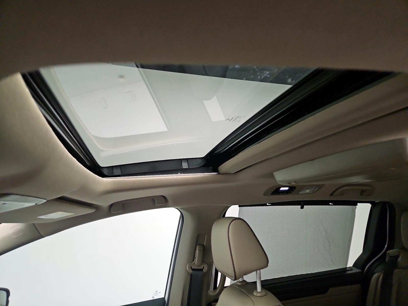 Sunroof(s) & Overhead Airbags