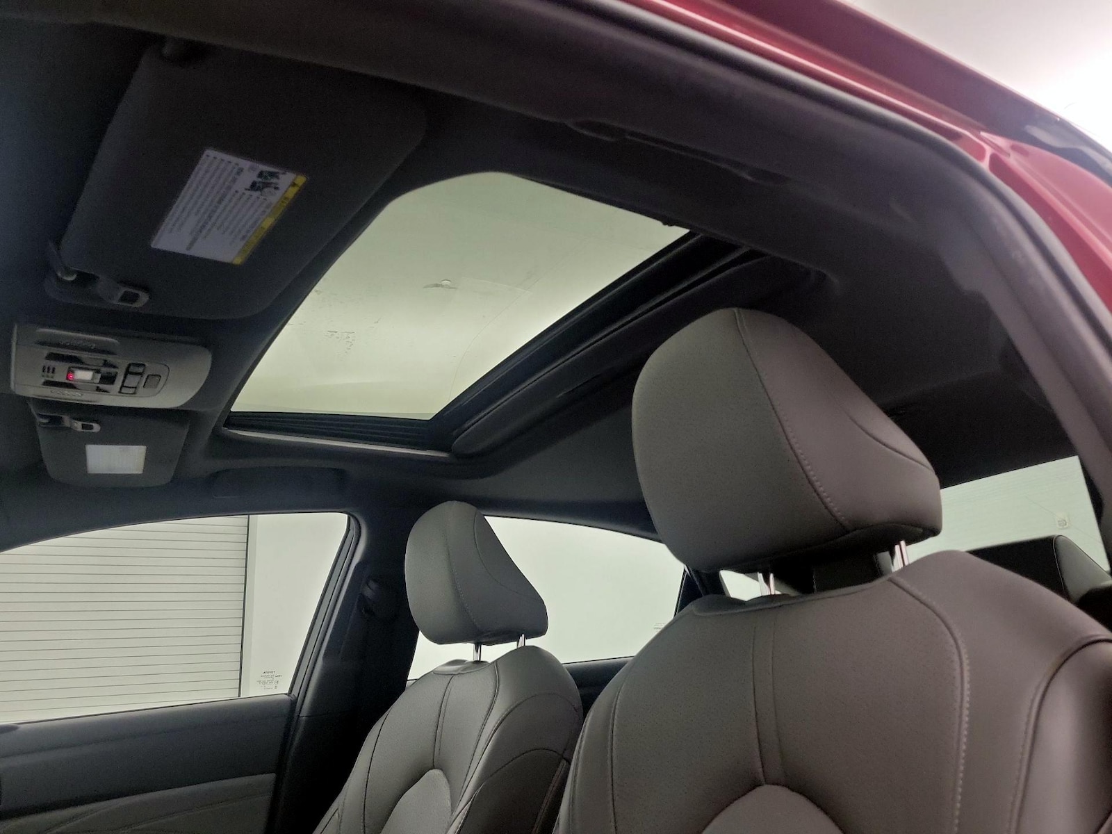 Sunroof(s) & Overhead Airbags