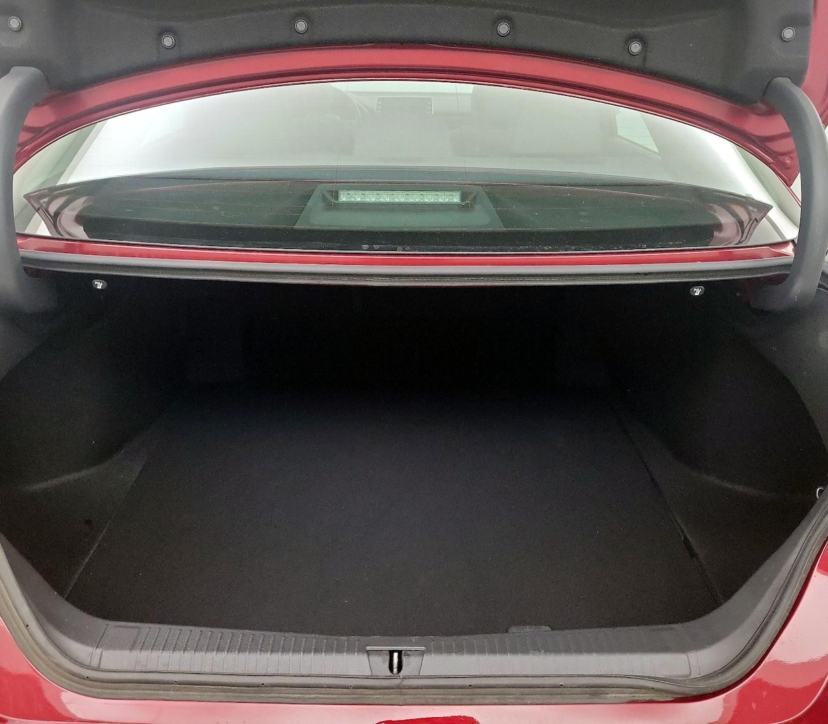 Trunk/Cargo (Seats Up)