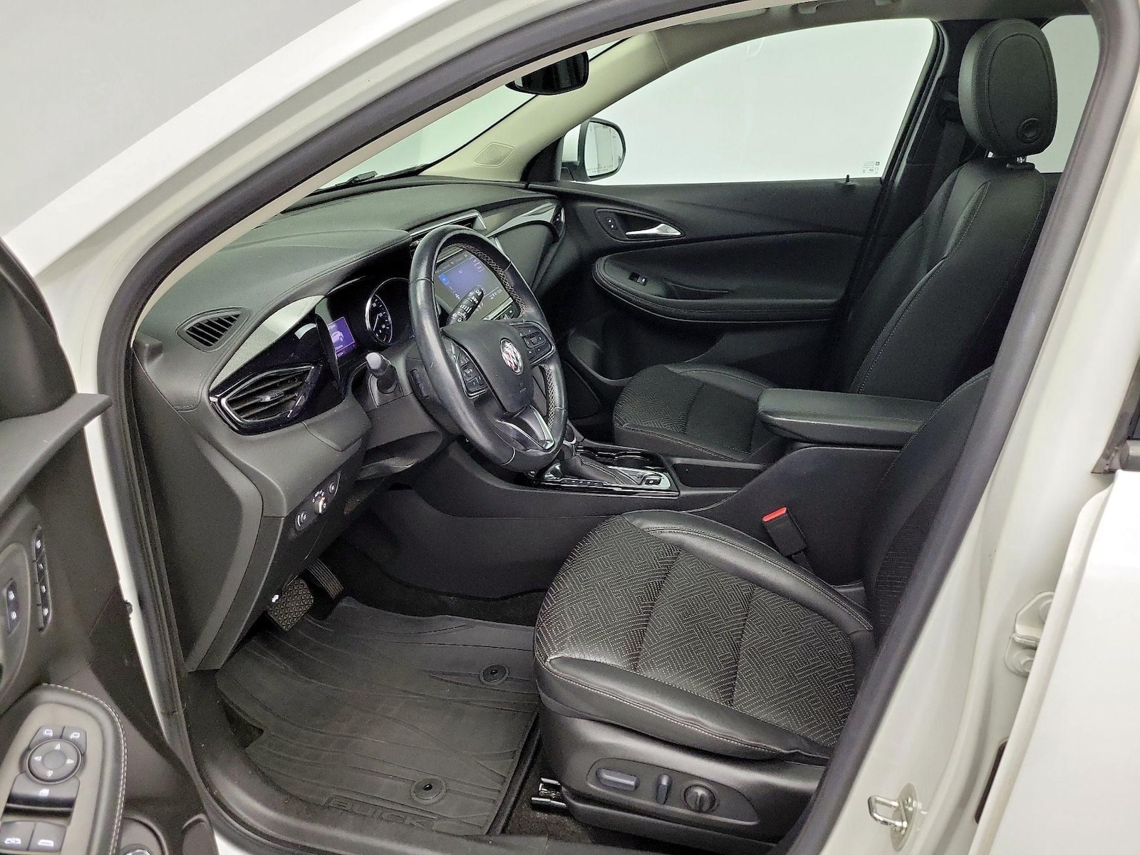 Power Seat(s) & Leather Seats