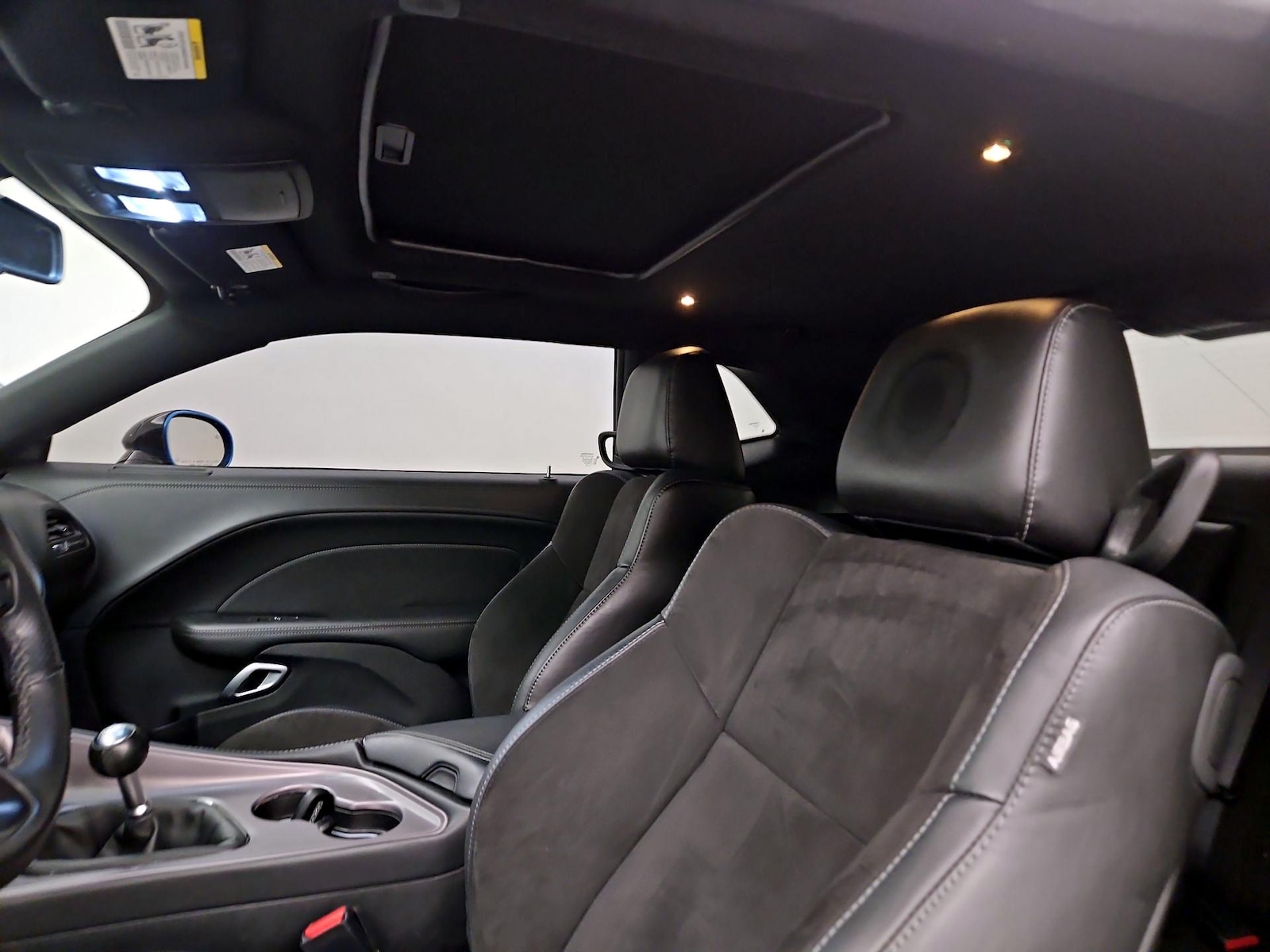Sunroof(s) & Overhead Airbags