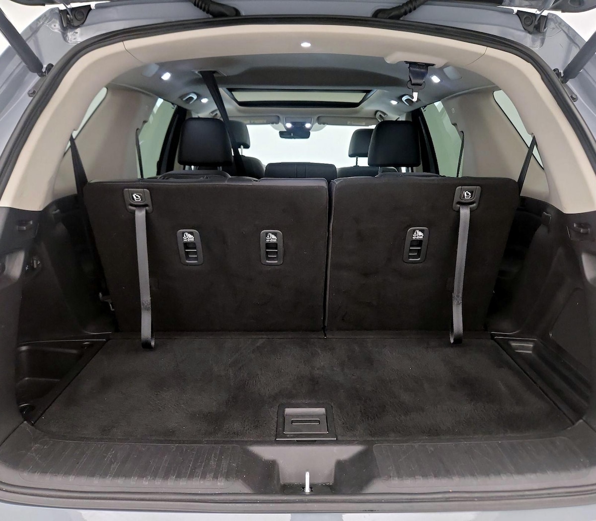 Trunk/Cargo (Seats Up)