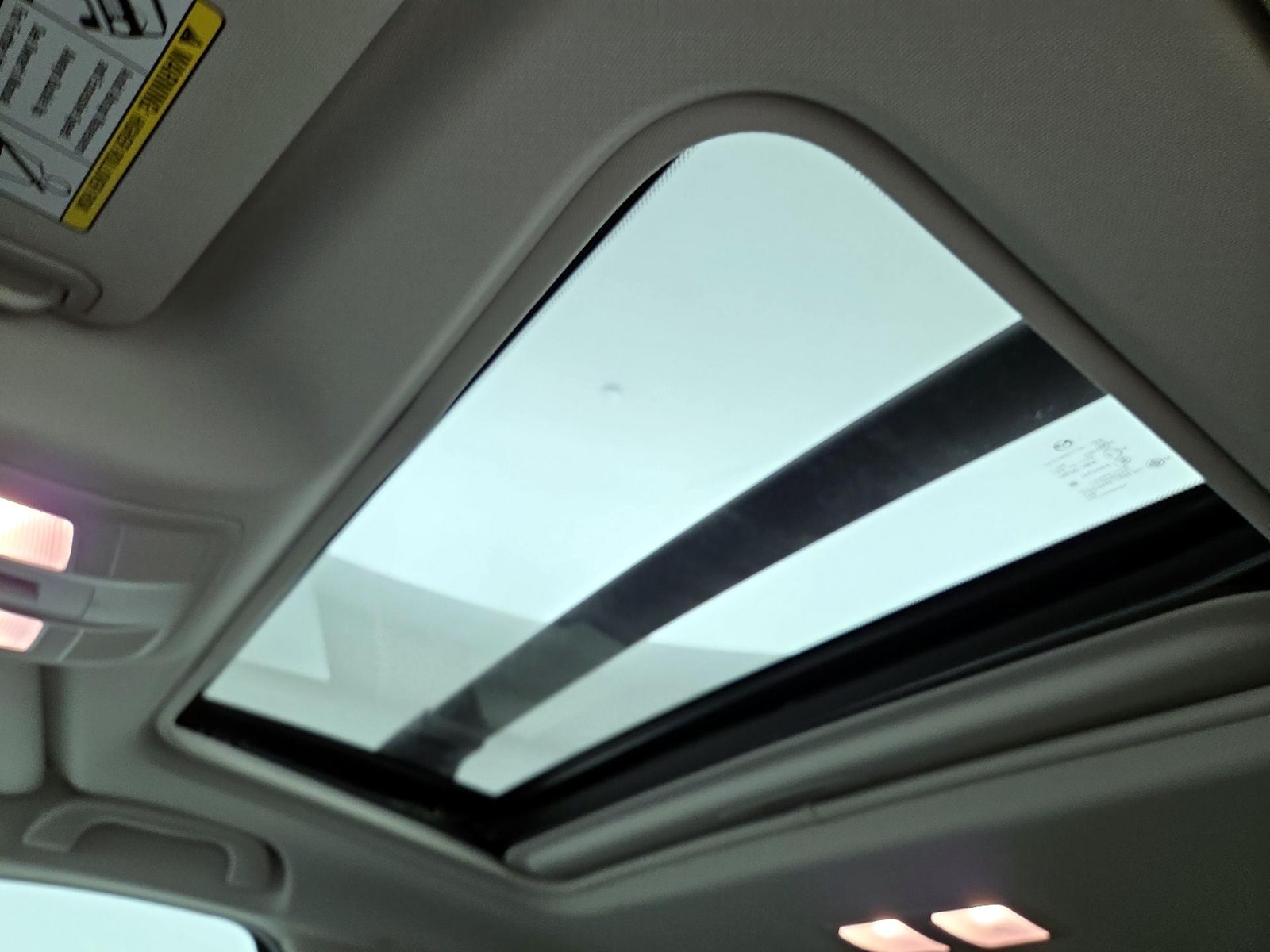 Sunroof(s) & Overhead Airbags