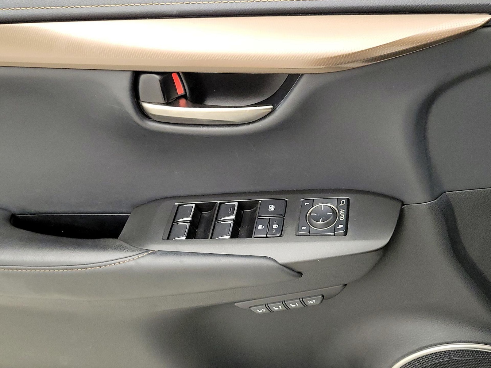 2020 Lexus NX 300 - Photo 13