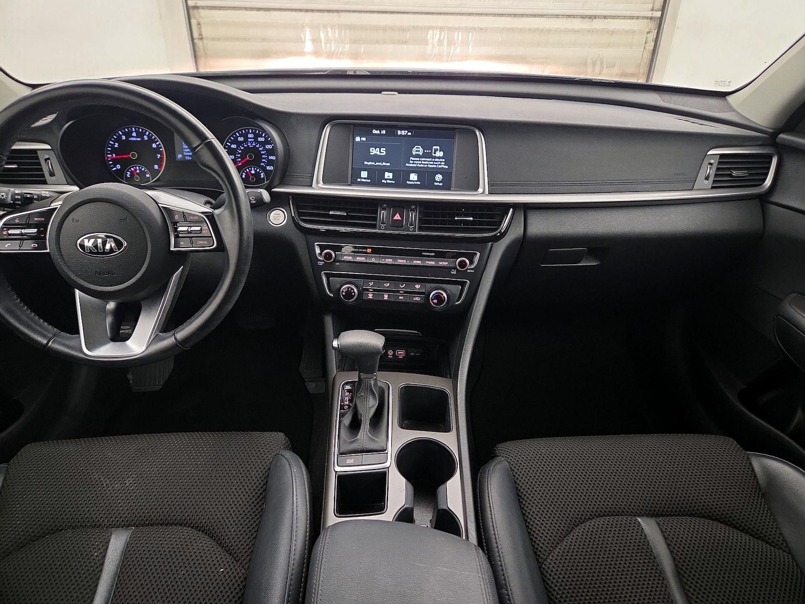 Apple CarPlay® & Android Auto™