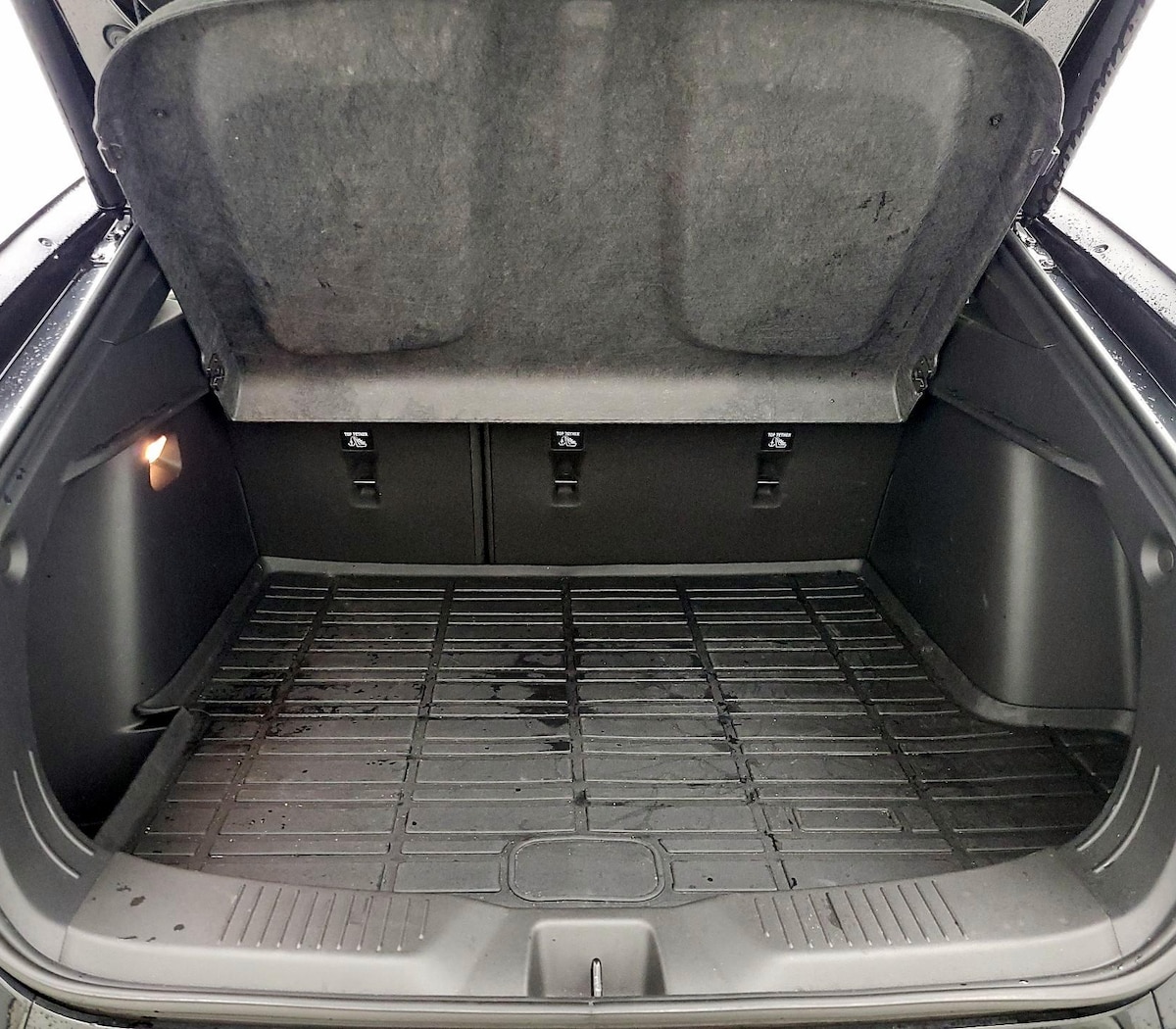Trunk/Cargo (Seats Up)