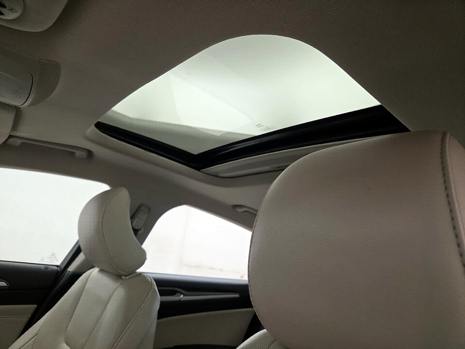 Sunroof(s) & Overhead Airbags