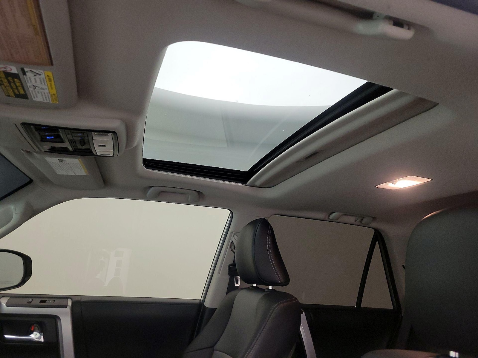 Sunroof(s) & Overhead Airbags