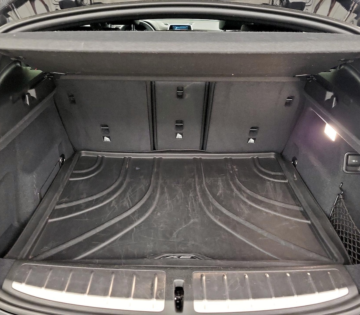 Trunk/Cargo (Seats Up)