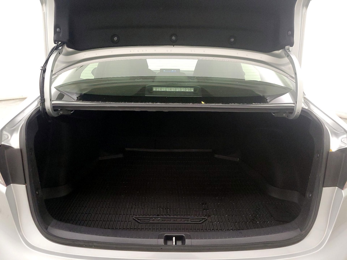 Trunk/Cargo (Seats Up)