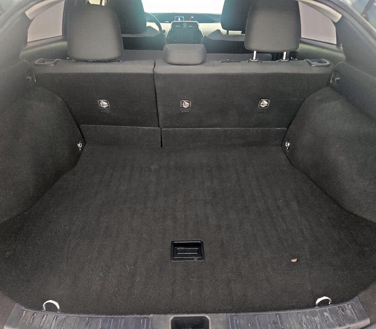 Trunk/Cargo (Seats Up)