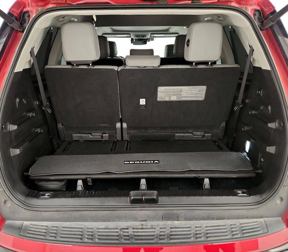 Trunk/Cargo (Seats Up)