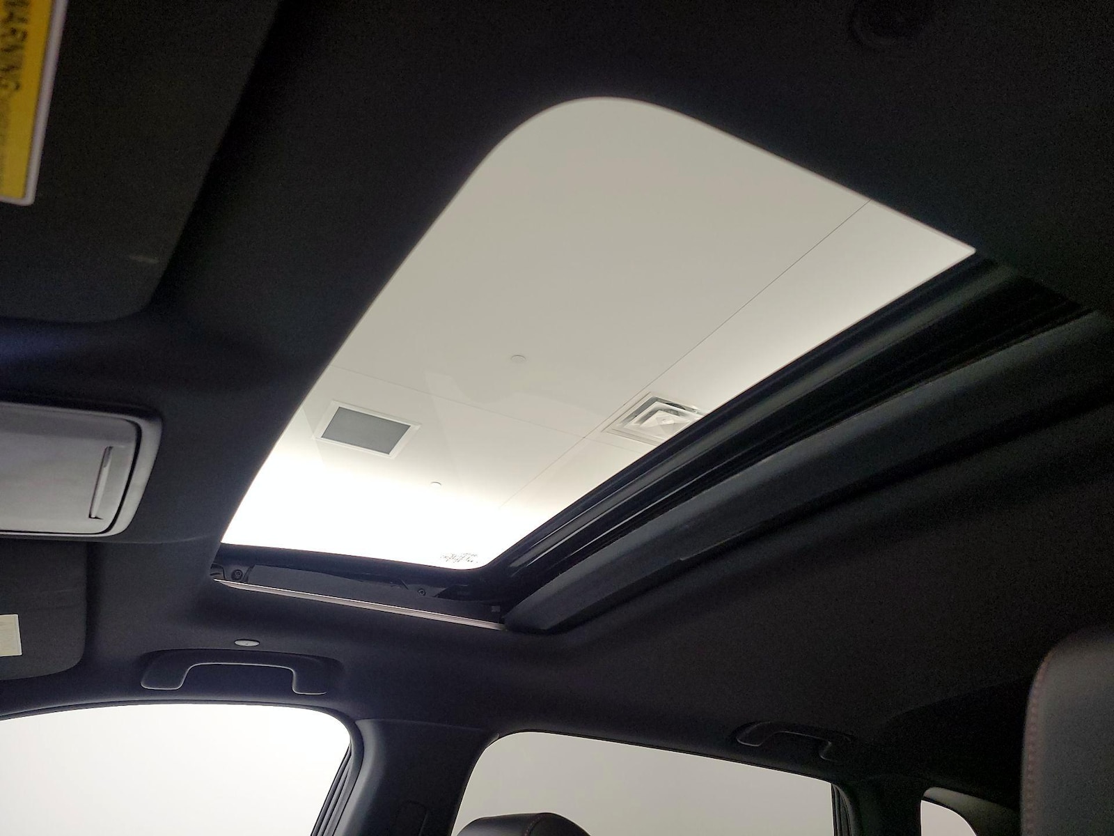 Sunroof(s) & Overhead Airbags