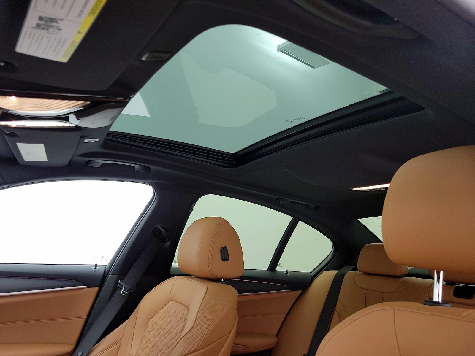 Sunroof(s) & Overhead Airbags