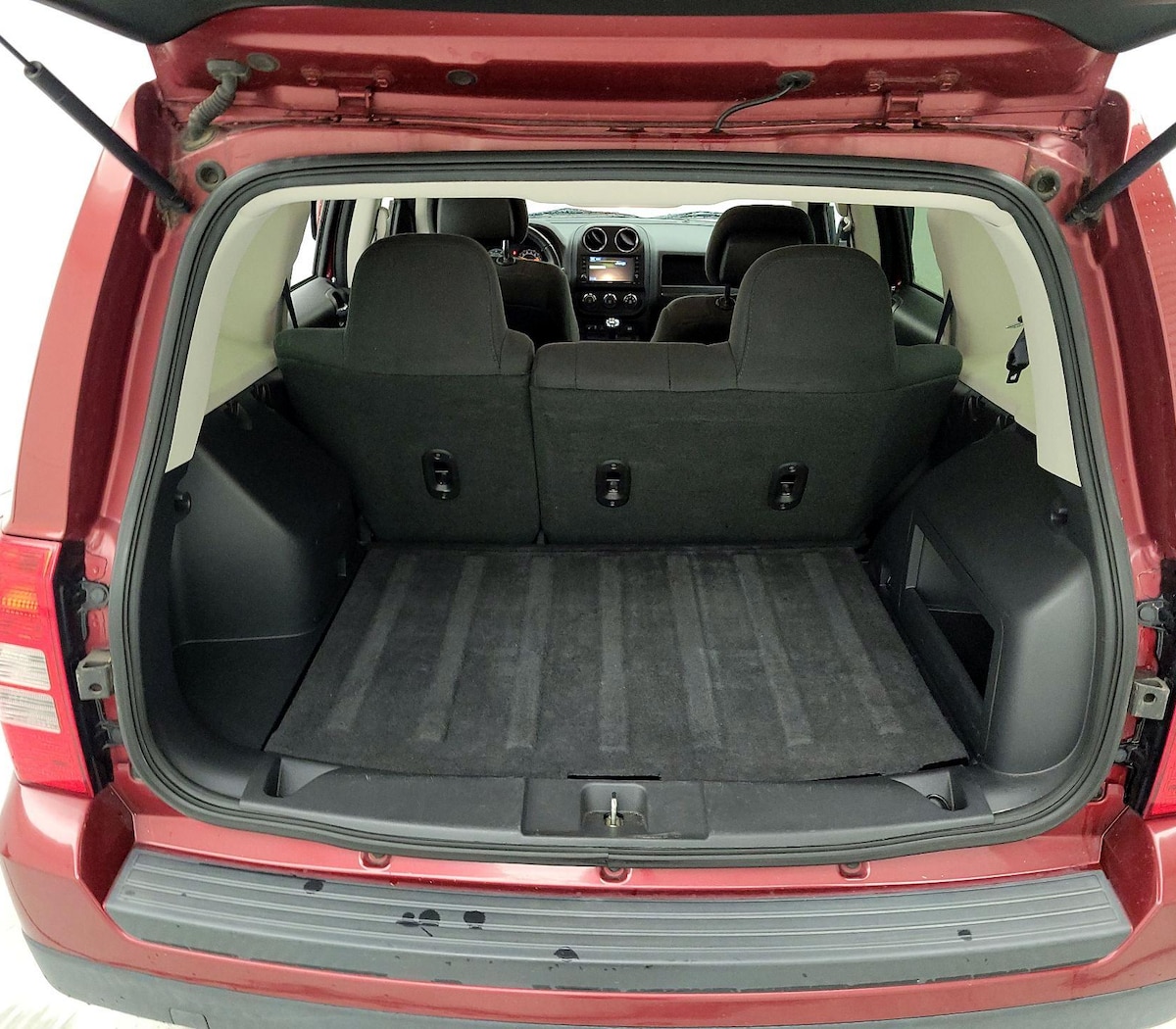 Trunk/Cargo (Seats Up)