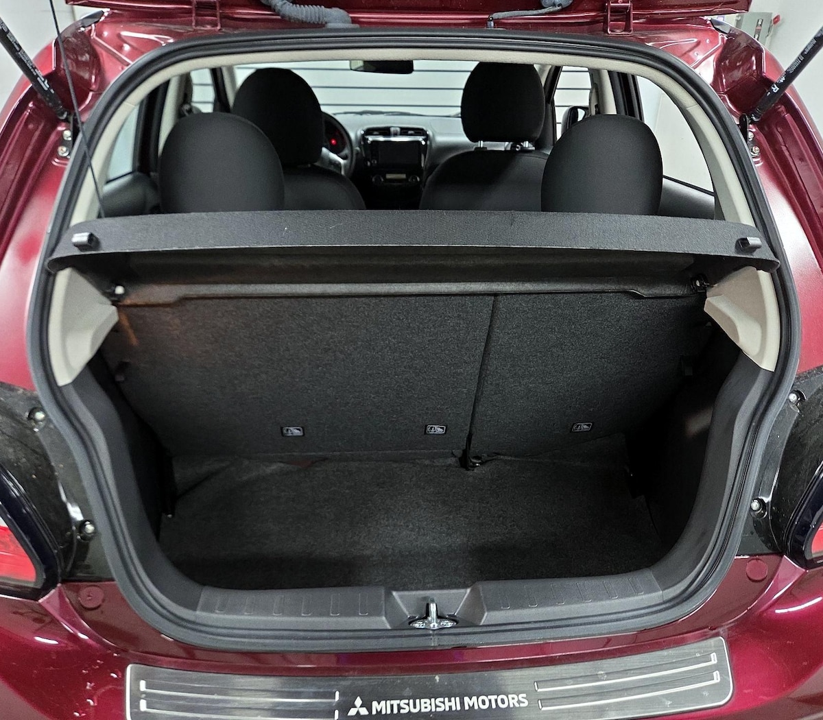 Trunk/Cargo (Seats Up)