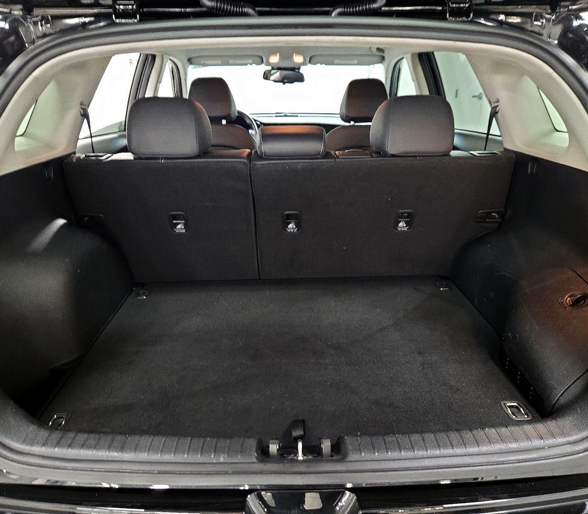 Trunk/Cargo (Seats Up)