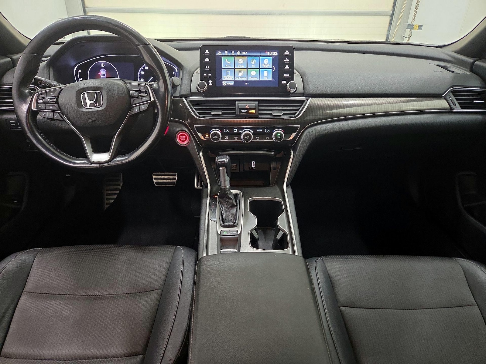 Apple CarPlay® & Android Auto™